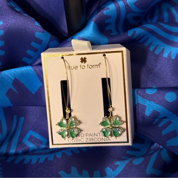 Four-Leaf Clover Earrings – Elegant Emerald and Crystal Stones - Picture 5 of 6